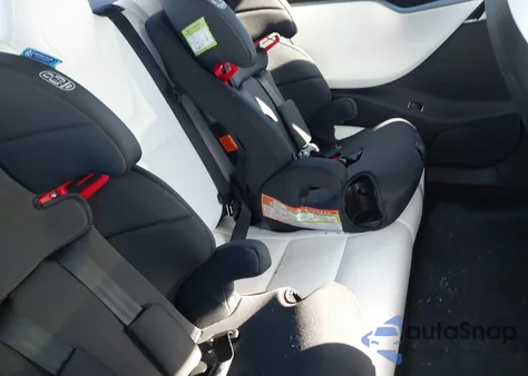 2018 Tesla Model S z USA, uszkodzony, nr VIN 5YJSA1E29JF276329